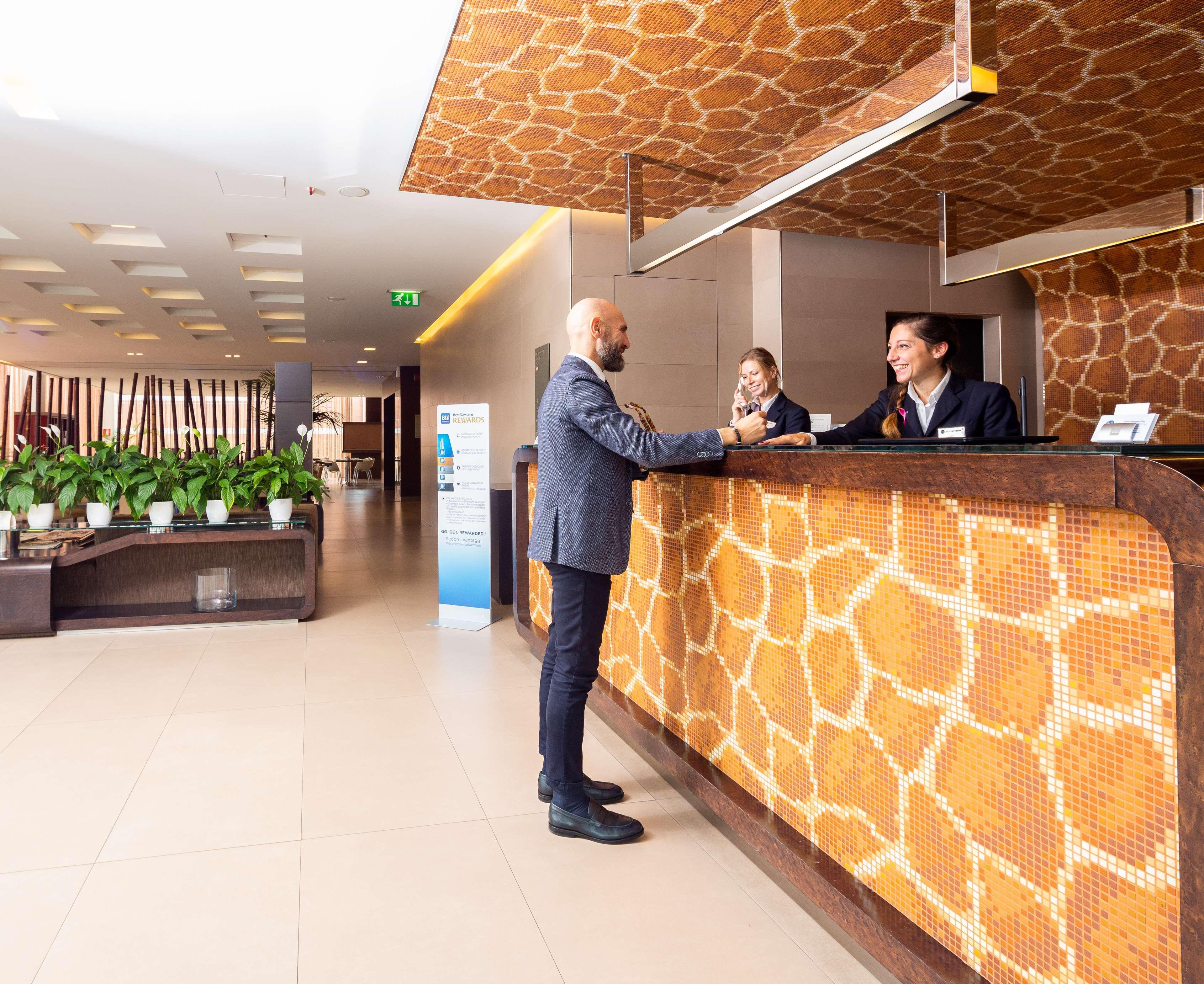 Best Western Hotel Goldenmile Milan Trezzano sul Naviglio Dış mekan fotoğraf